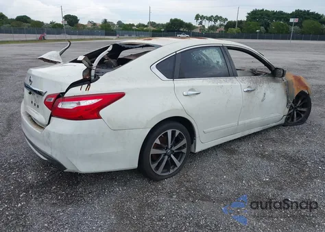 2017 Nissan Altima 2.5 S z USA, uszkodzony, nr VIN 1N4AL3AP0HC131504